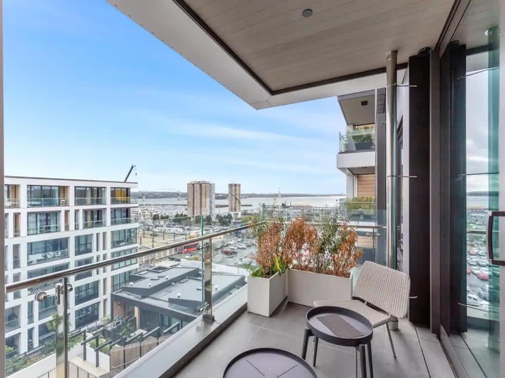 Sleek Modern Studio With Balcony Auckland Buitenkant foto