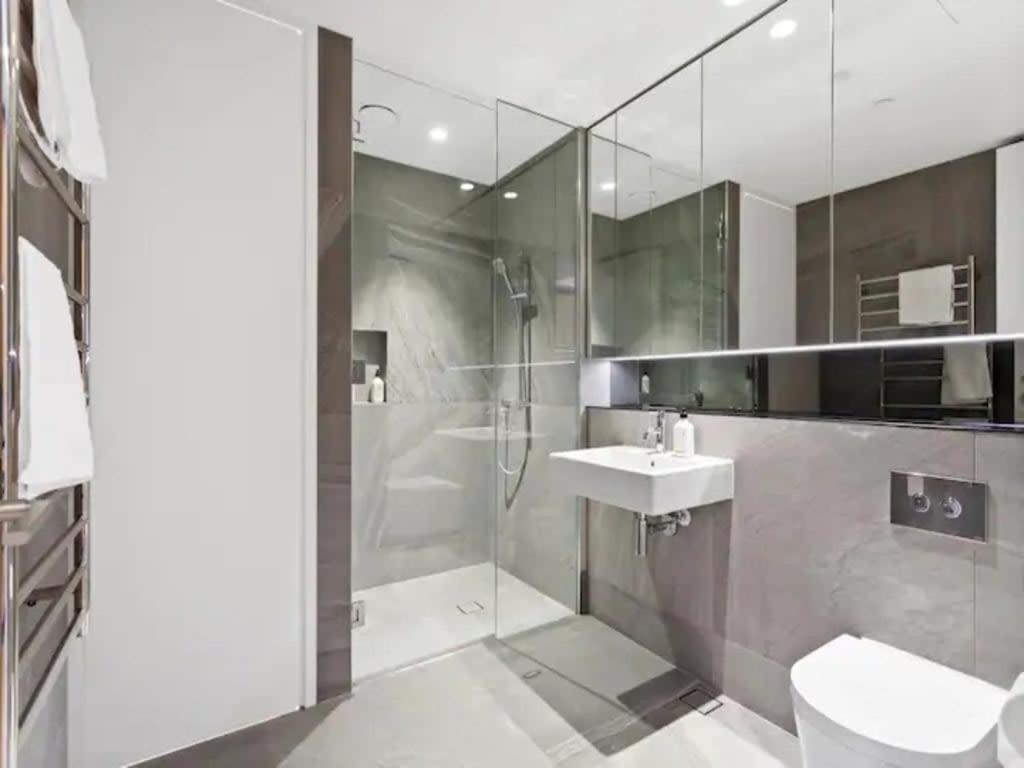 Sleek Modern Studio With Balcony Auckland Buitenkant foto